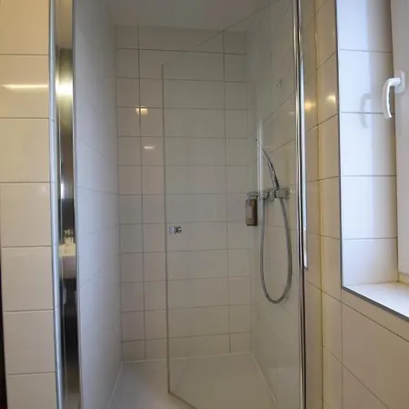 Czarna Gora Is6 * Siena