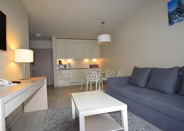 Czarna Gora Is6 * Sienna (Klodzko)